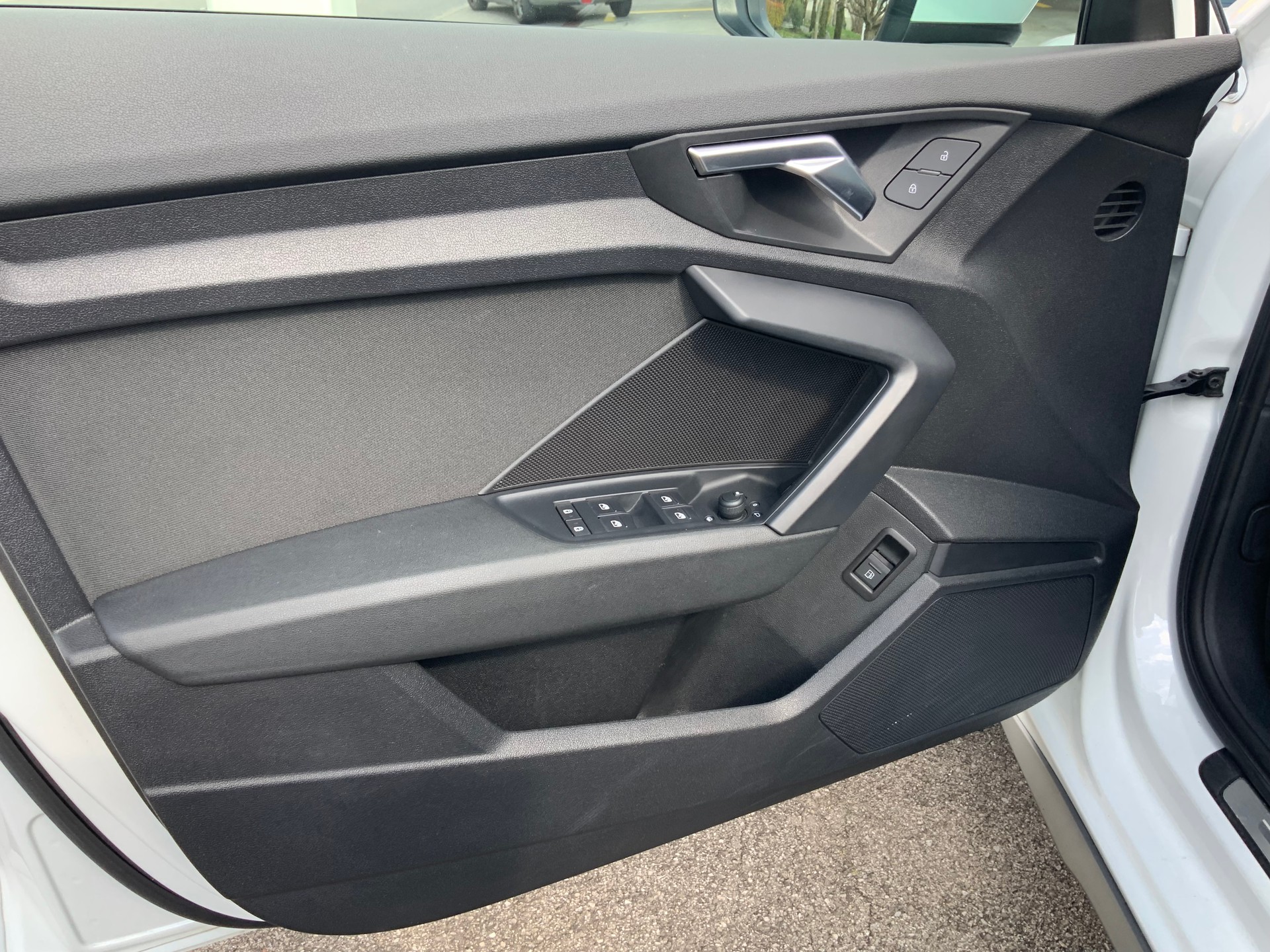 AUDI A3 Sportback 40 TFSI e S line S-tronic-image-5