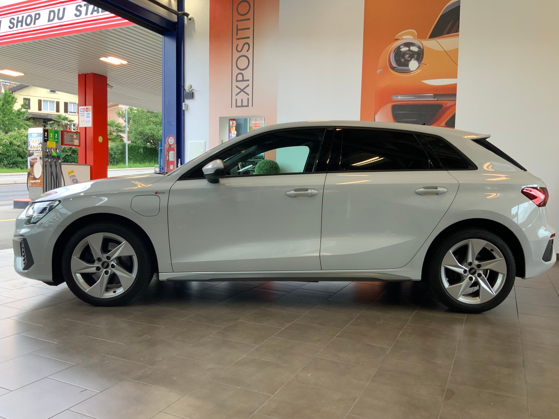 AUDI A3 Sportback 40 TFSI e S line S-tronic-image-0