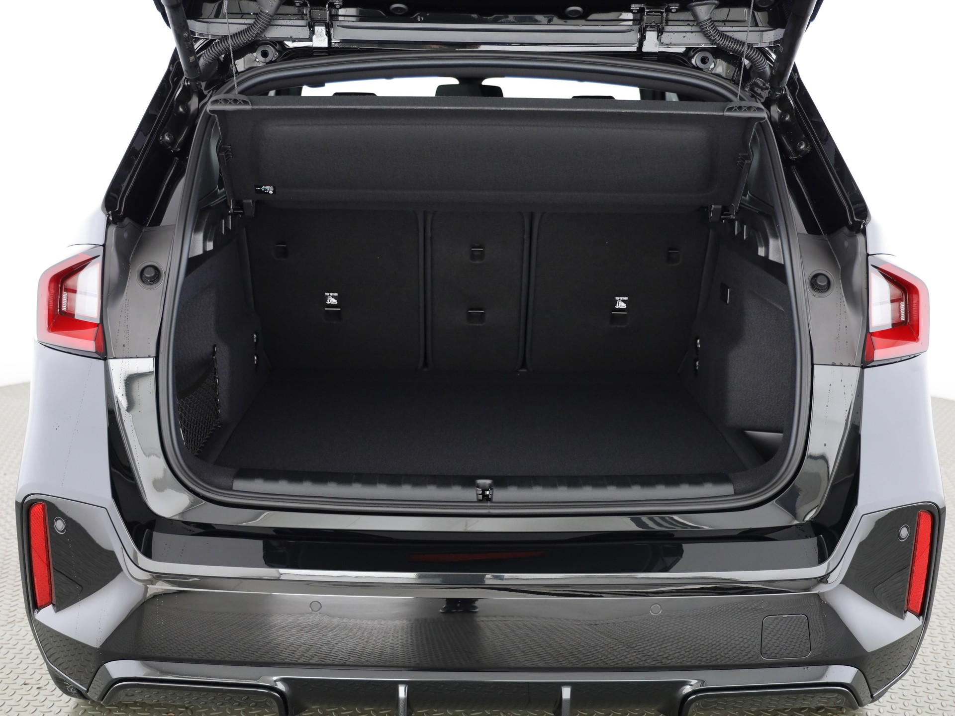 BMW iX1 30 xDrive-image-9