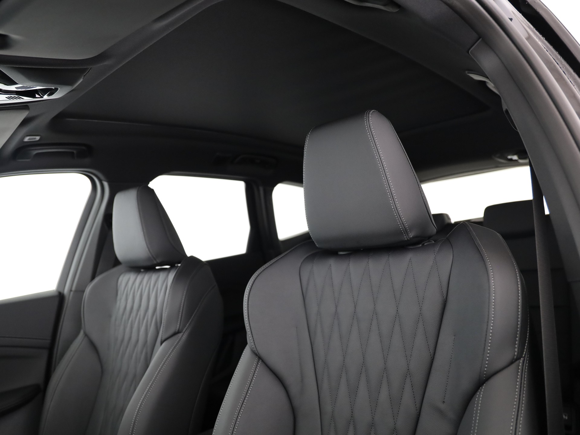 BMW iX1 30 xDrive-image-13