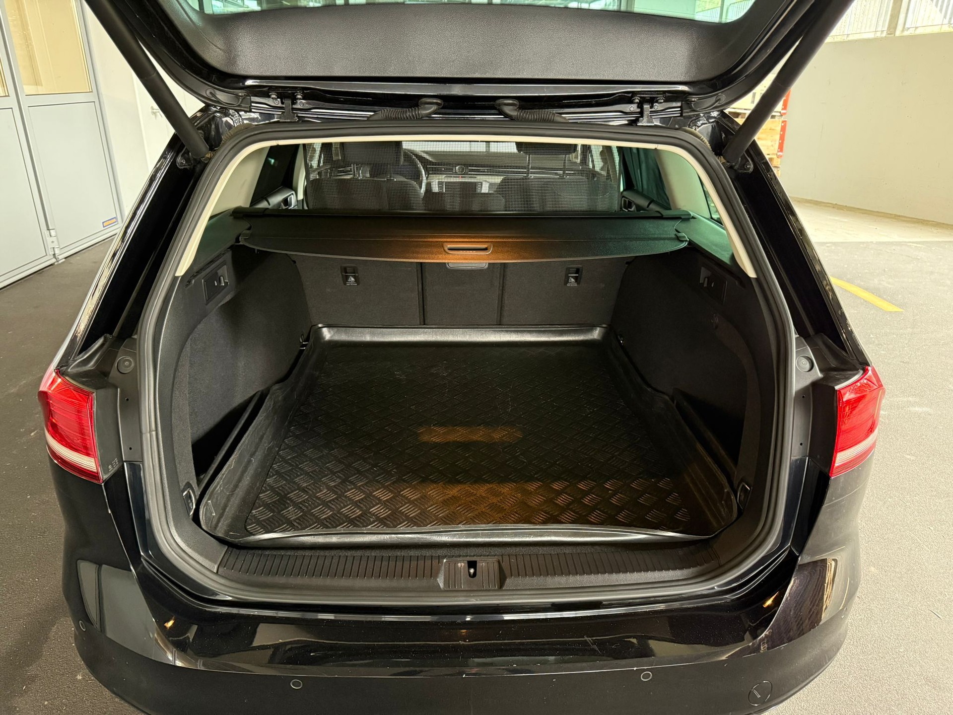 VW Passat Variant 2.0 TDI SCR BM Comfortline DSG-image-13