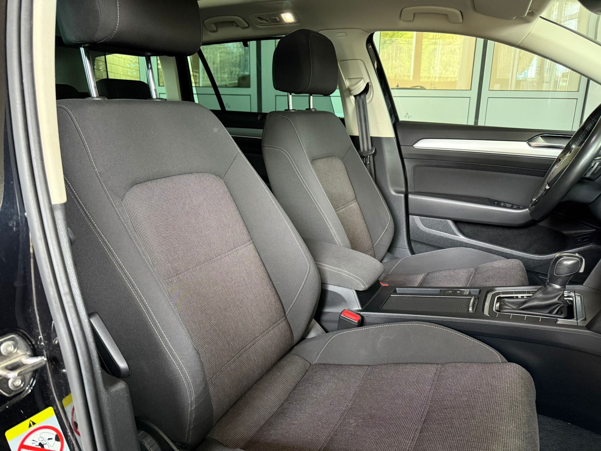 VW Passat Variant 2.0 TDI SCR BM Comfortline DSG-image-11