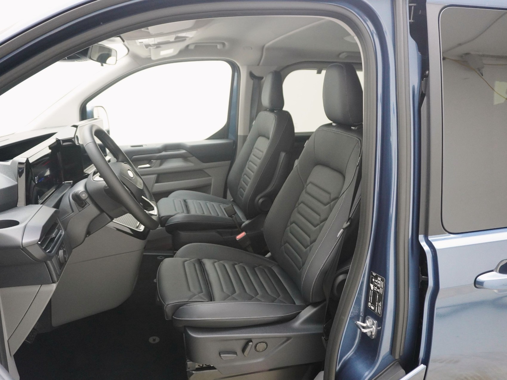 FORD Tourneo Custom 320 L1 2.0 TDCI 4x4 Titanium X-image-12