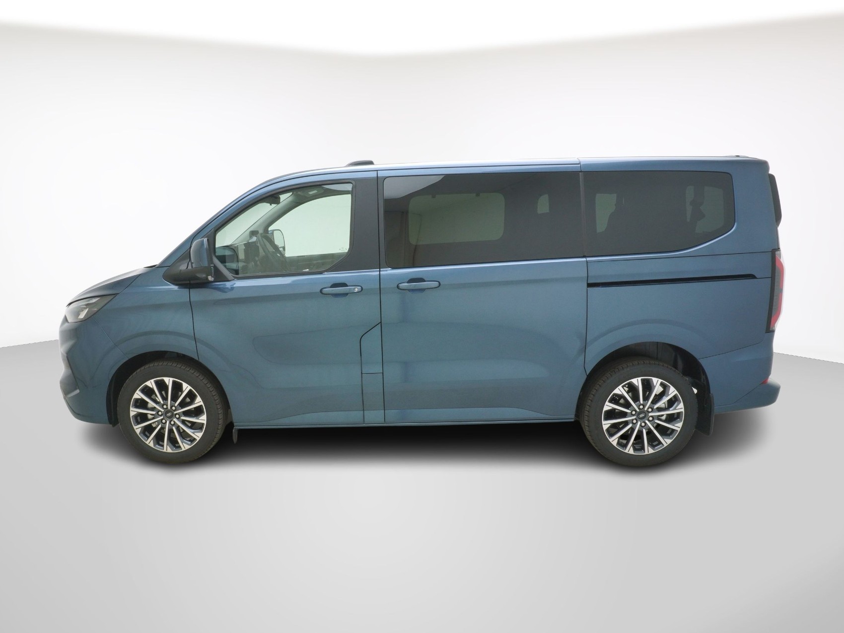 FORD Tourneo Custom 320 L1 2.0 TDCI 4x4 Titanium X-image-1