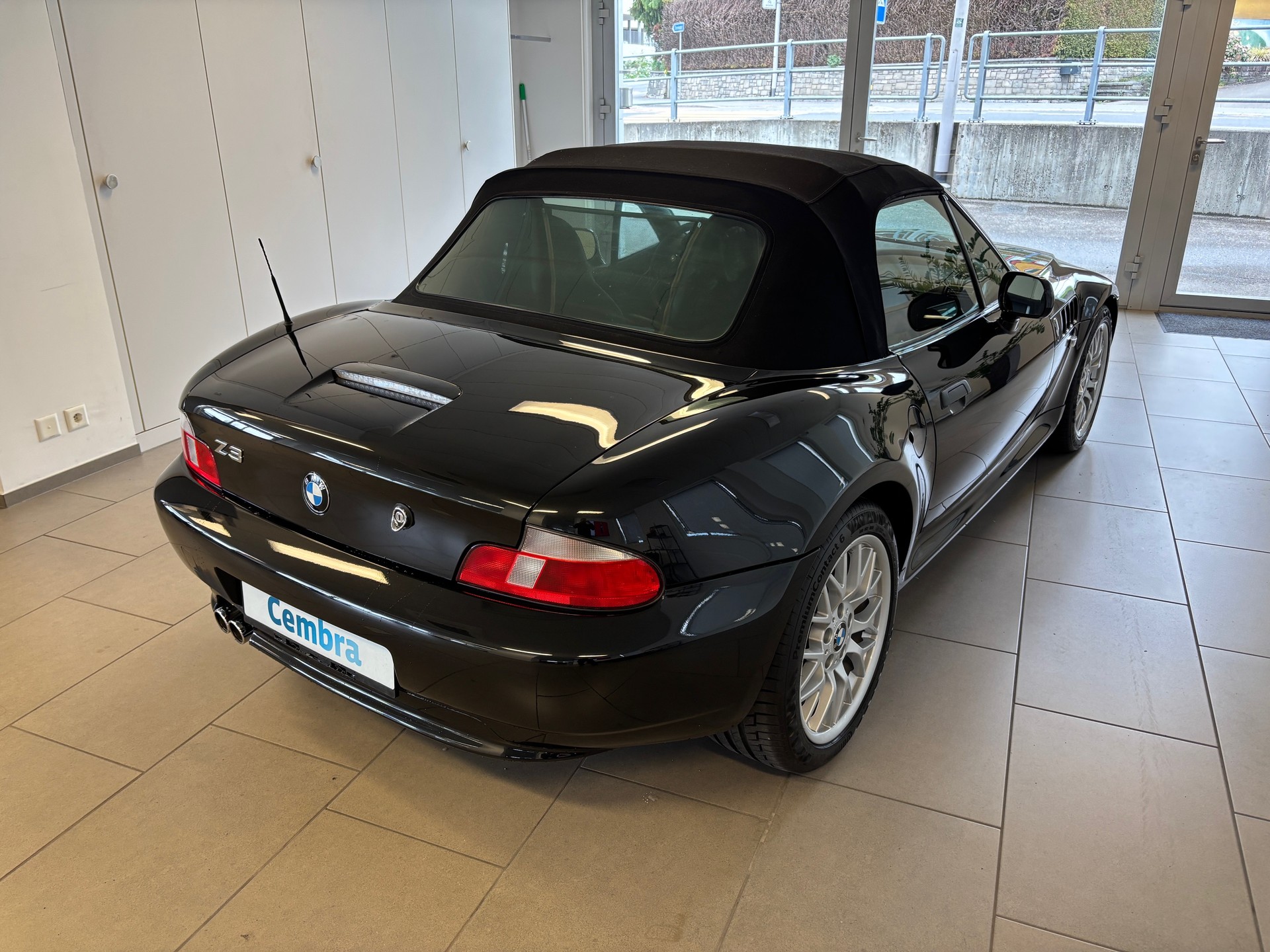 BMW Z3 3.0i Roadster Sport Edition-showroom-element-2