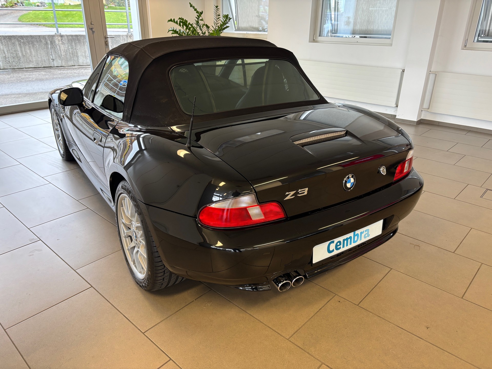 BMW Z3 3.0i Roadster Sport Edition-showroom-element-3