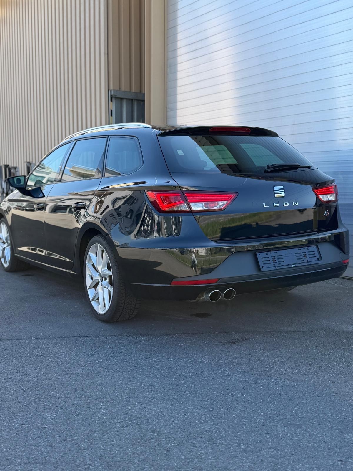 SEAT Leon ST 1.8 TSI FR DSG-image-3