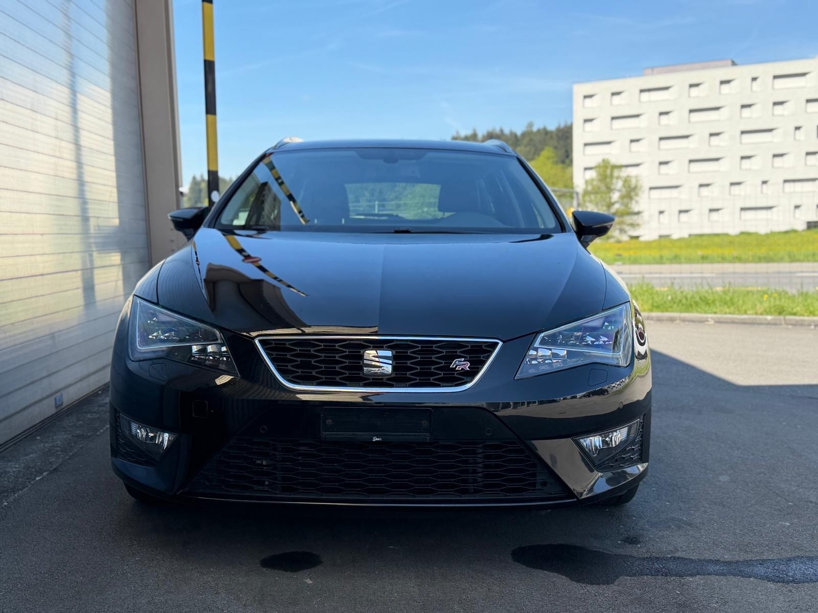 SEAT Leon ST 1.8 TSI FR DSG-image-1