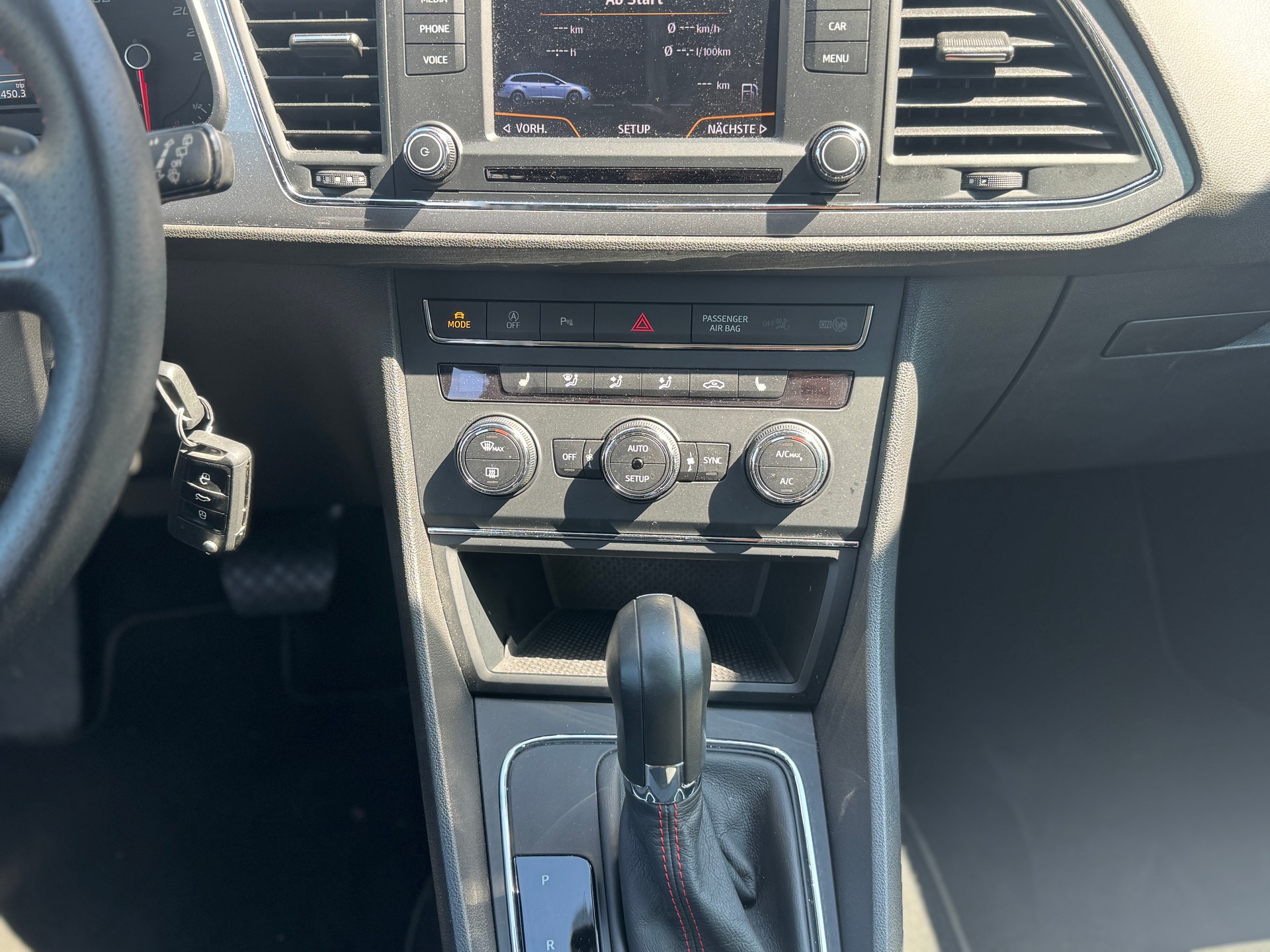 SEAT Leon ST 1.8 TSI FR DSG-image-12
