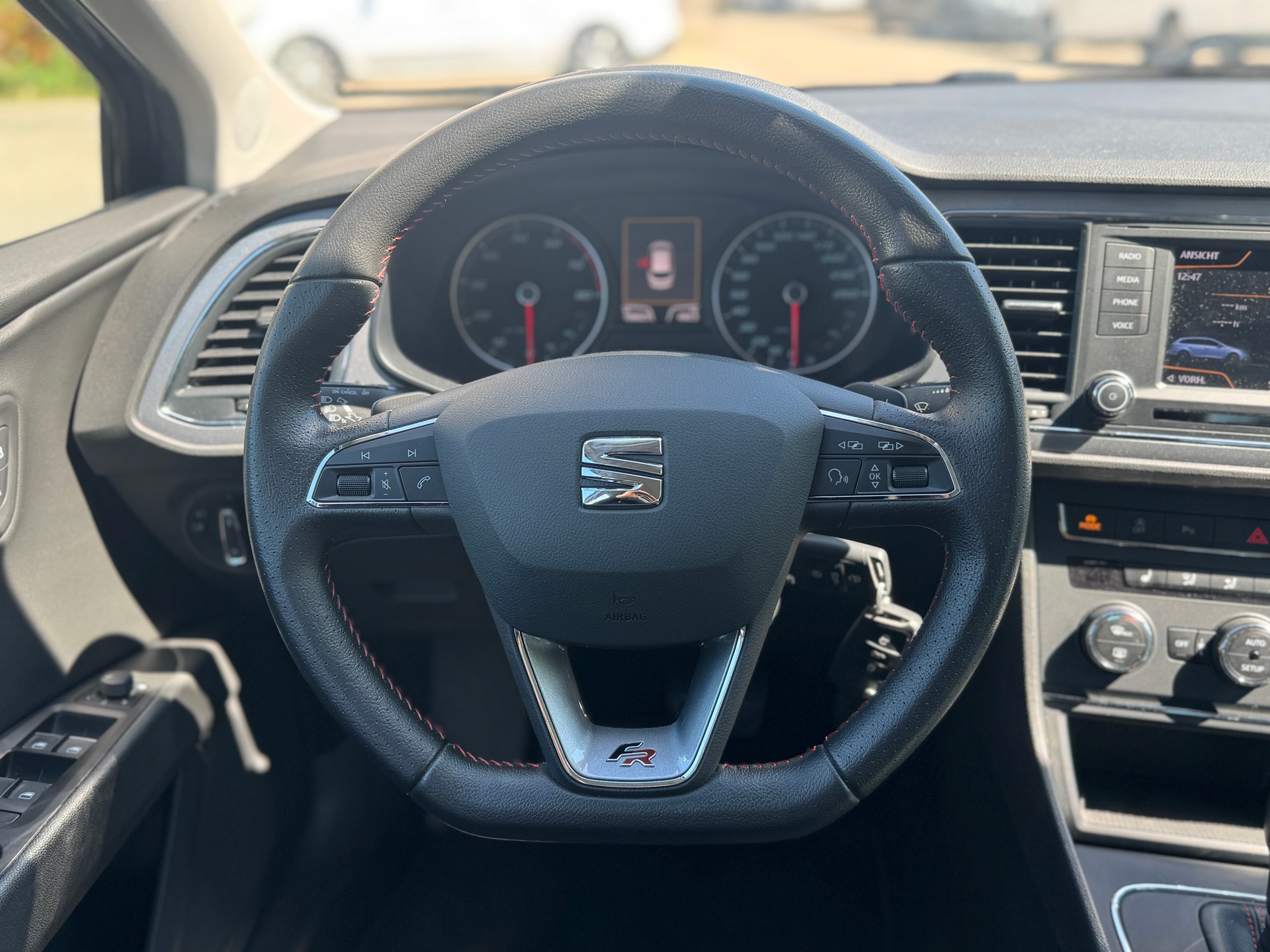 SEAT Leon ST 1.8 TSI FR DSG-image-10