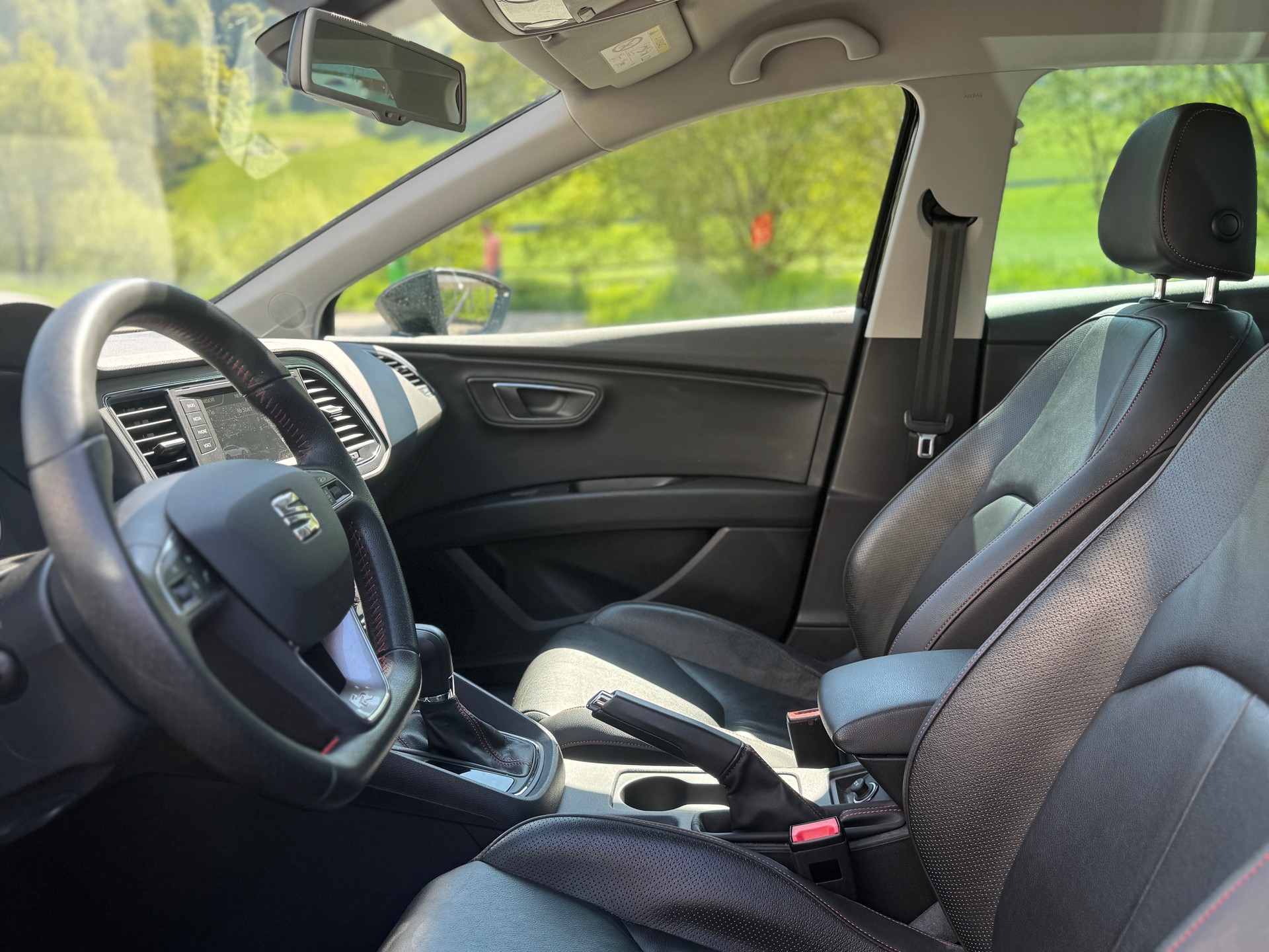 SEAT Leon ST 1.8 TSI FR DSG-image-14