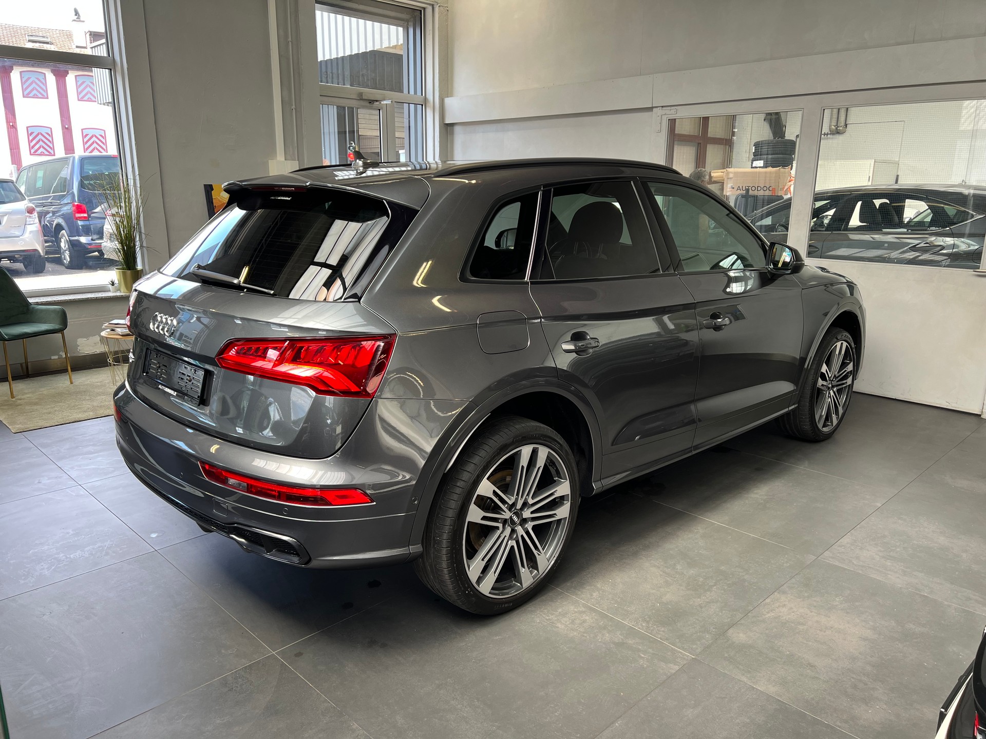AUDI SQ5 TDI quattro tiptronic-image-3