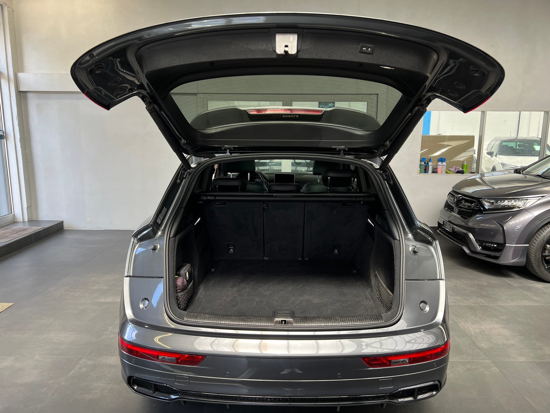 AUDI SQ5 TDI quattro tiptronic-image-12