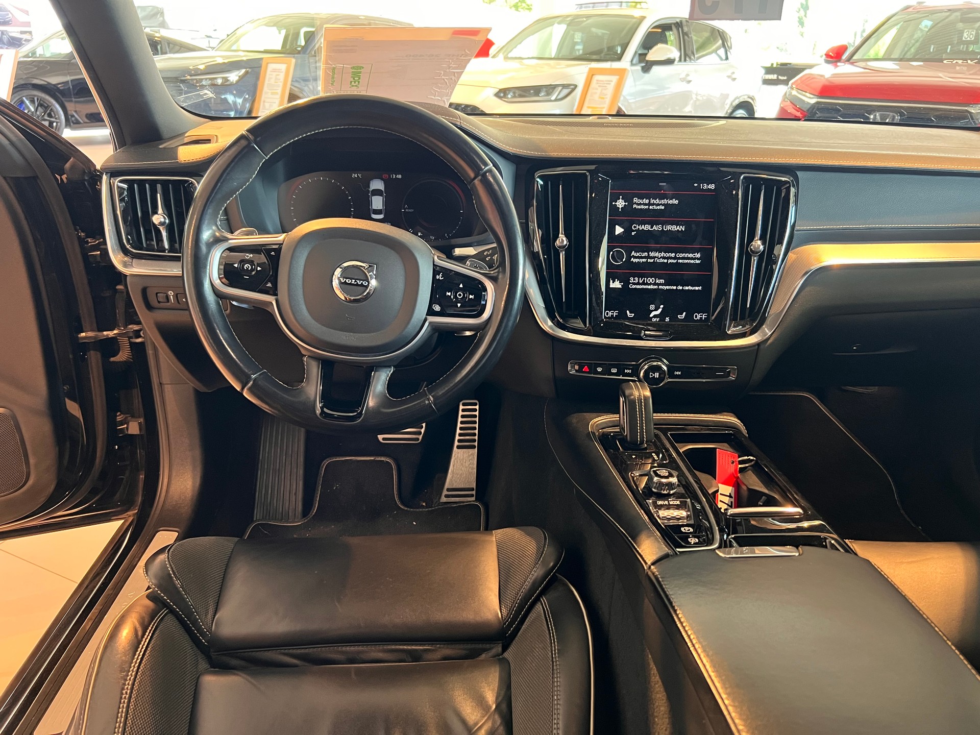 VOLVO S60 T8 eAWD Polestar-image-12