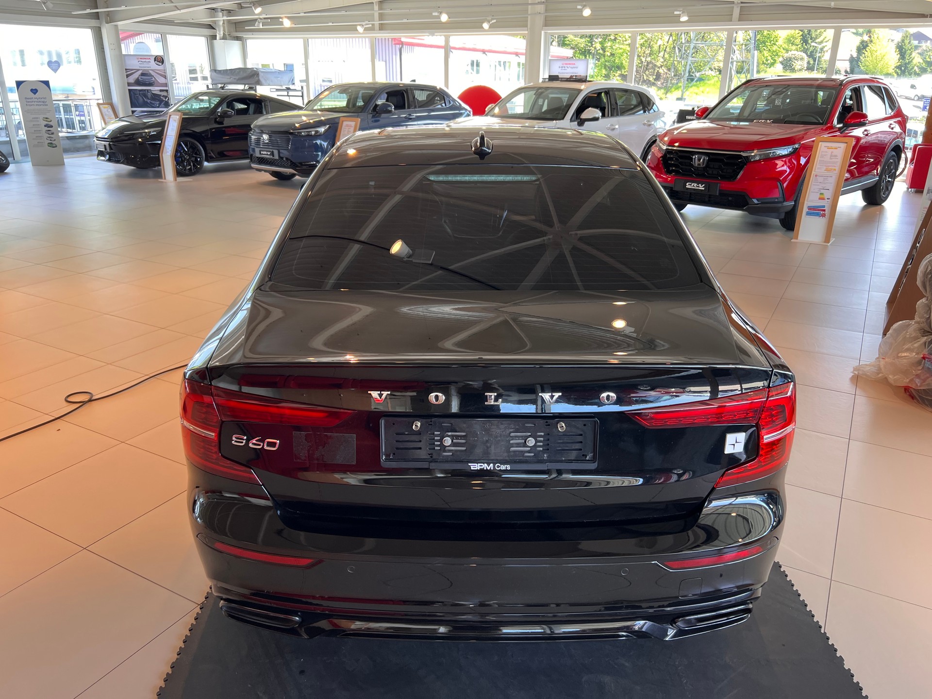 VOLVO S60 T8 eAWD Polestar-image-3