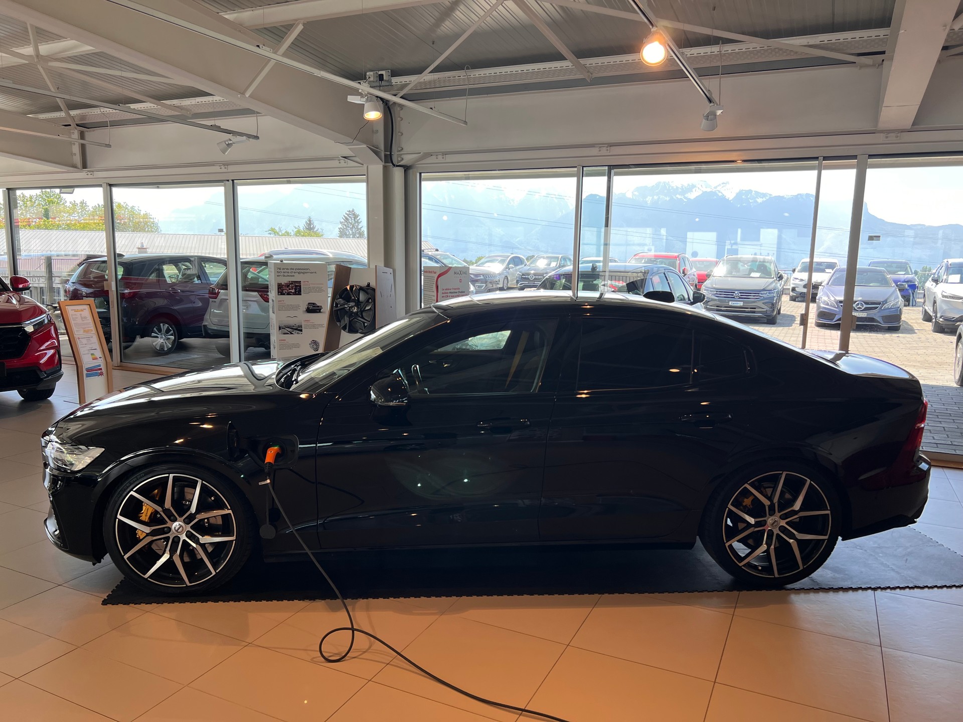 VOLVO S60 T8 eAWD Polestar-image-8