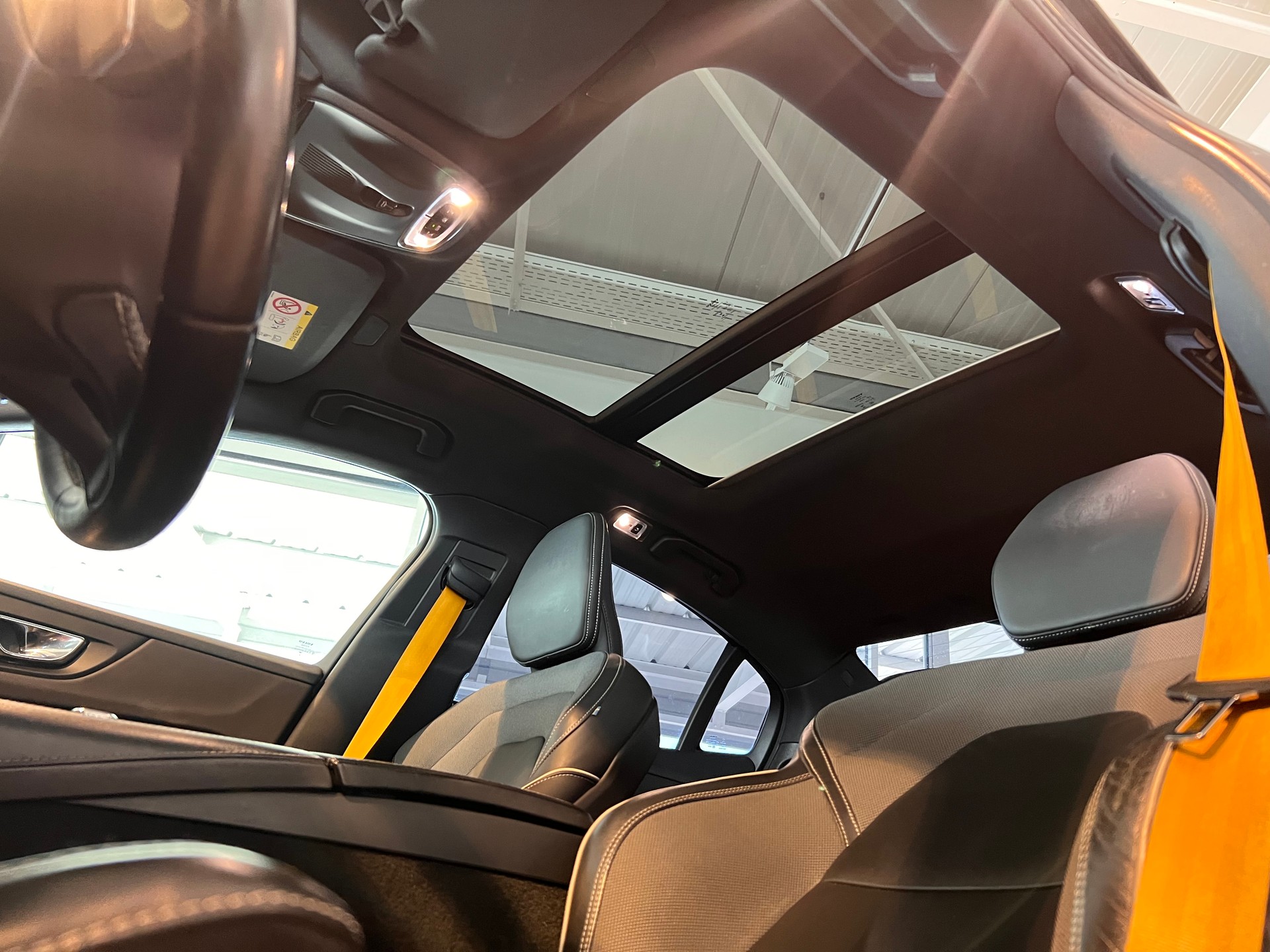 VOLVO S60 T8 eAWD Polestar-image-11