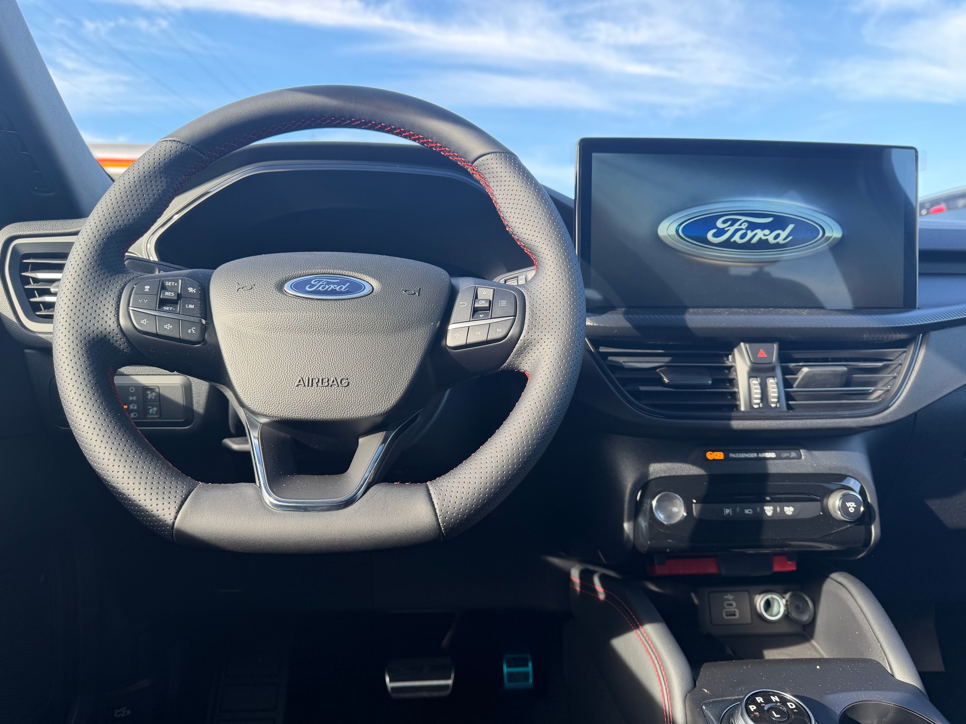 FORD Kuga 2.5 FHEV ST-Line X 4WD-image-8
