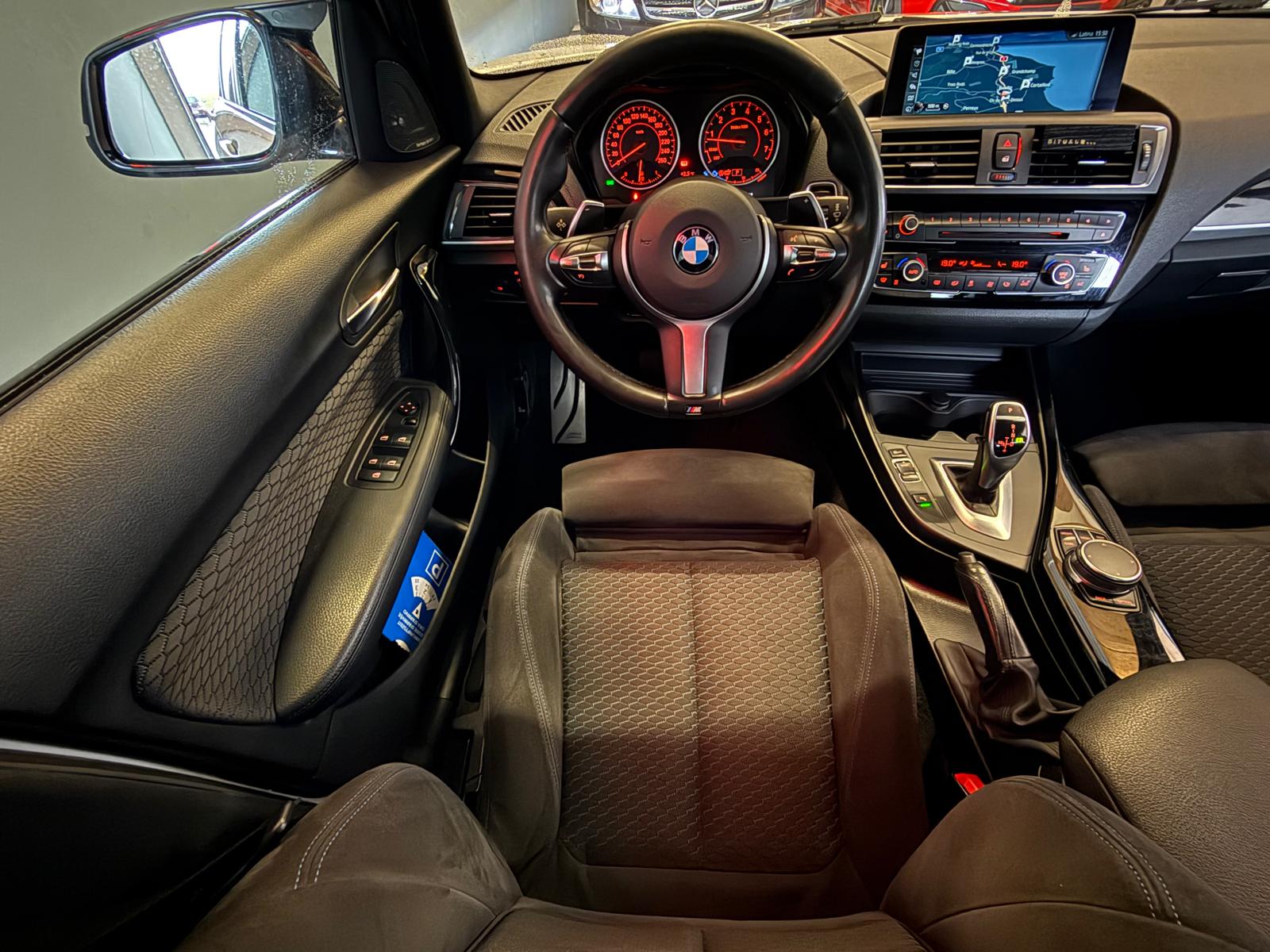BMW M140i xDrive Steptronic-image-15