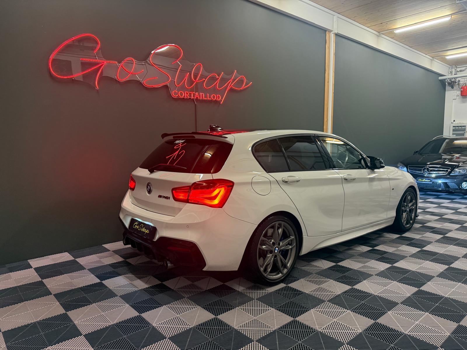 BMW M140i xDrive Steptronic-image-5