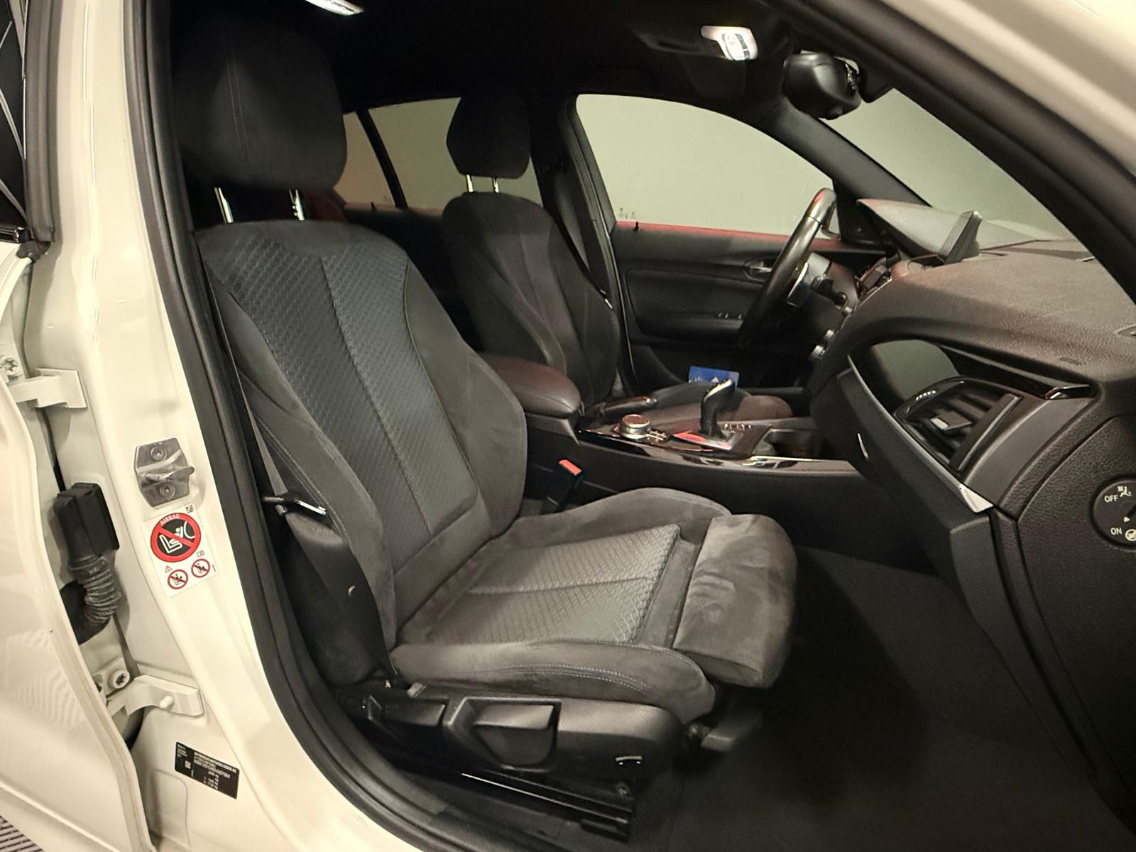 BMW M140i xDrive Steptronic-image-10