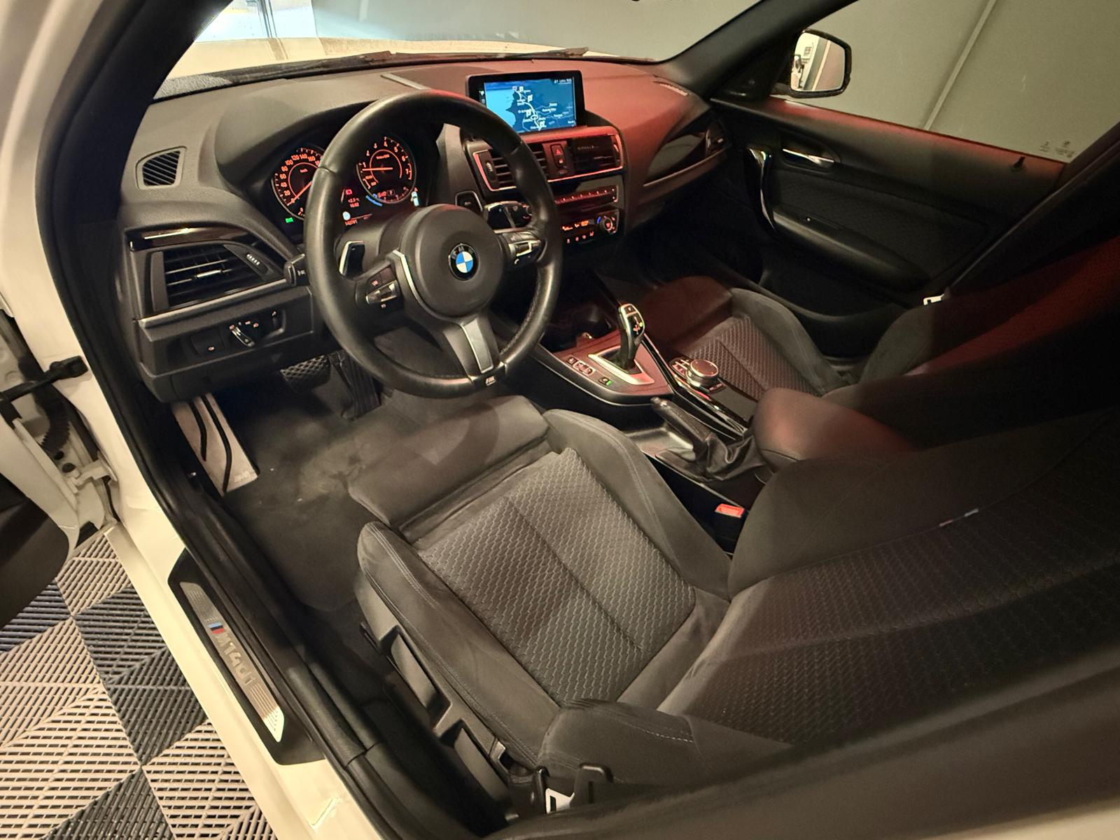 BMW M140i xDrive Steptronic-image-1