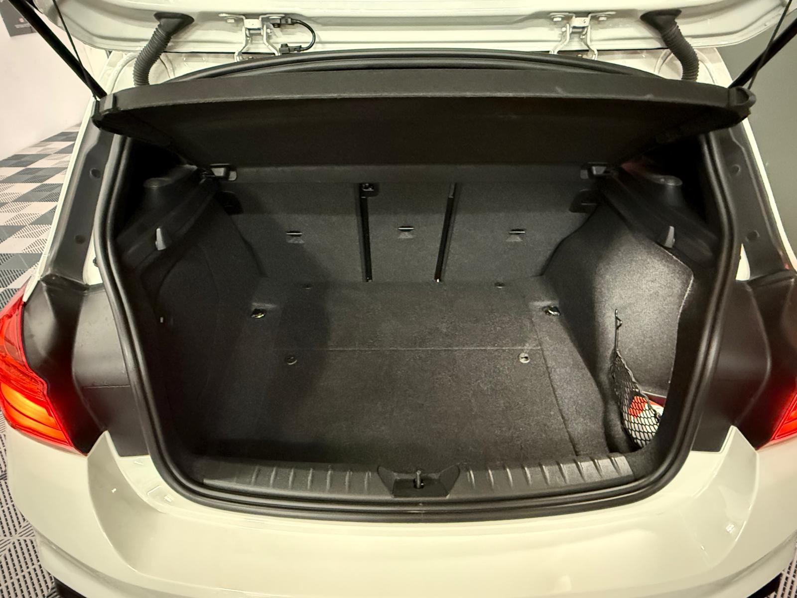 BMW M140i xDrive Steptronic-image-25