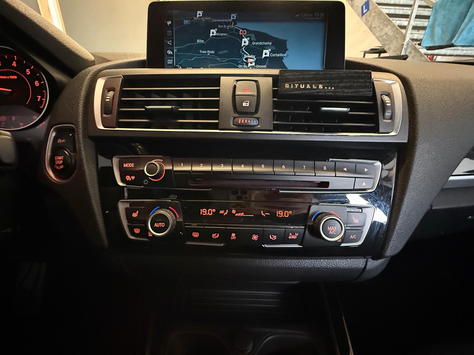BMW M140i xDrive Steptronic-image-22