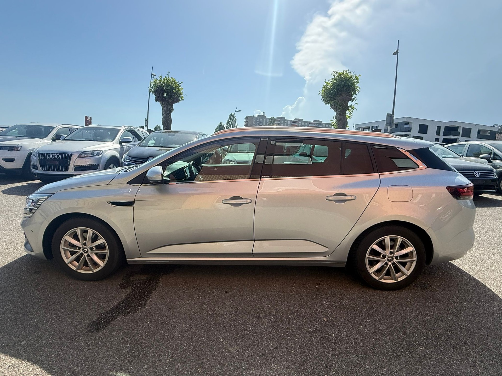 RENAULT Mégane Grandtour 1.6 E-Tech R.S. Line-image-3