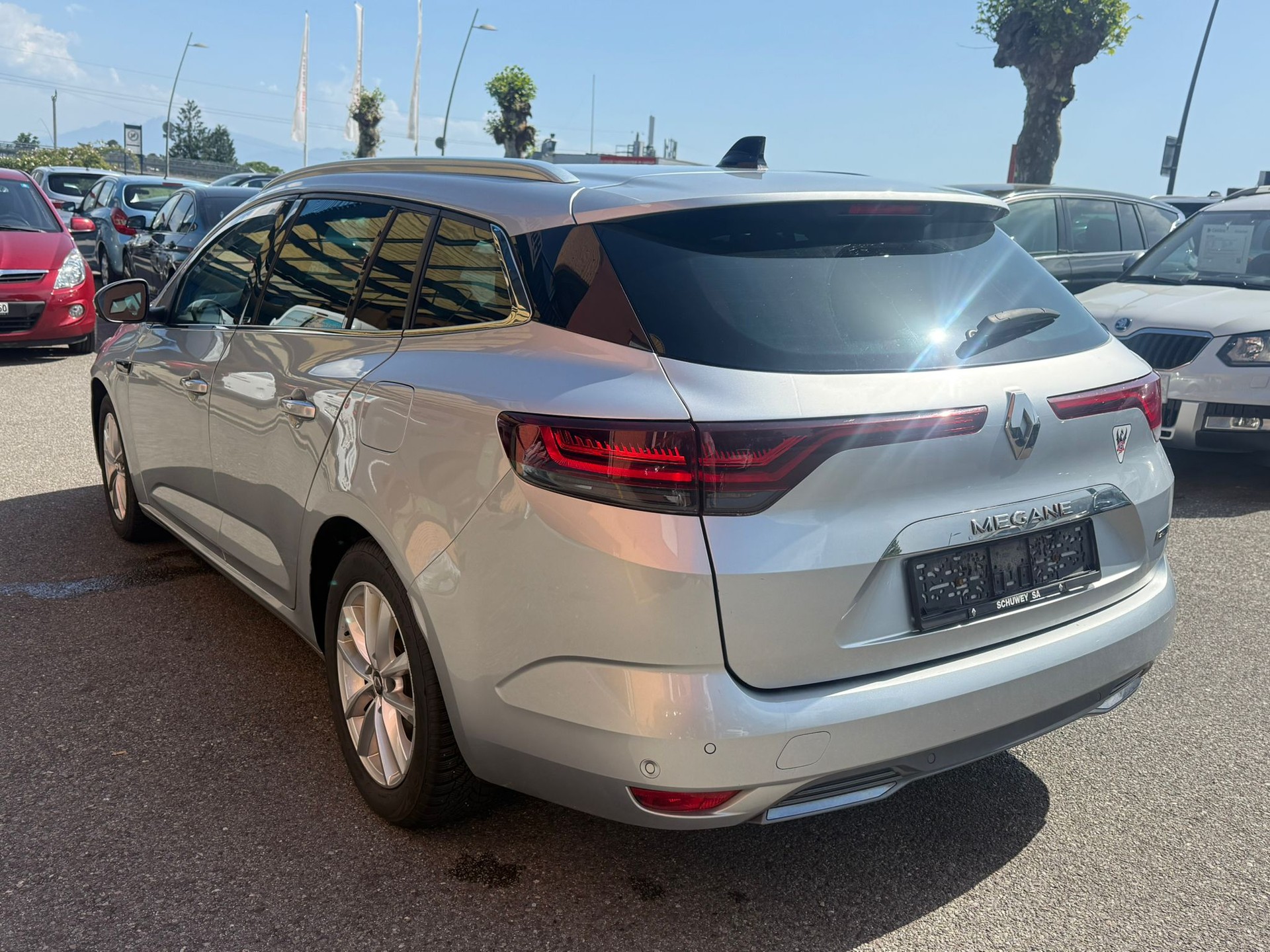 RENAULT Mégane Grandtour 1.6 E-Tech R.S. Line-image-4