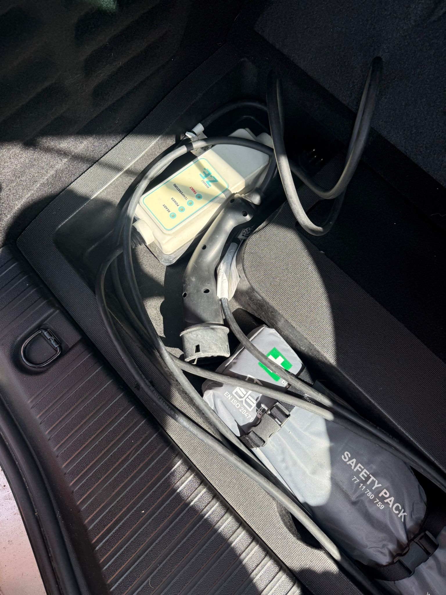 RENAULT Mégane Grandtour 1.6 E-Tech R.S. Line-image-12