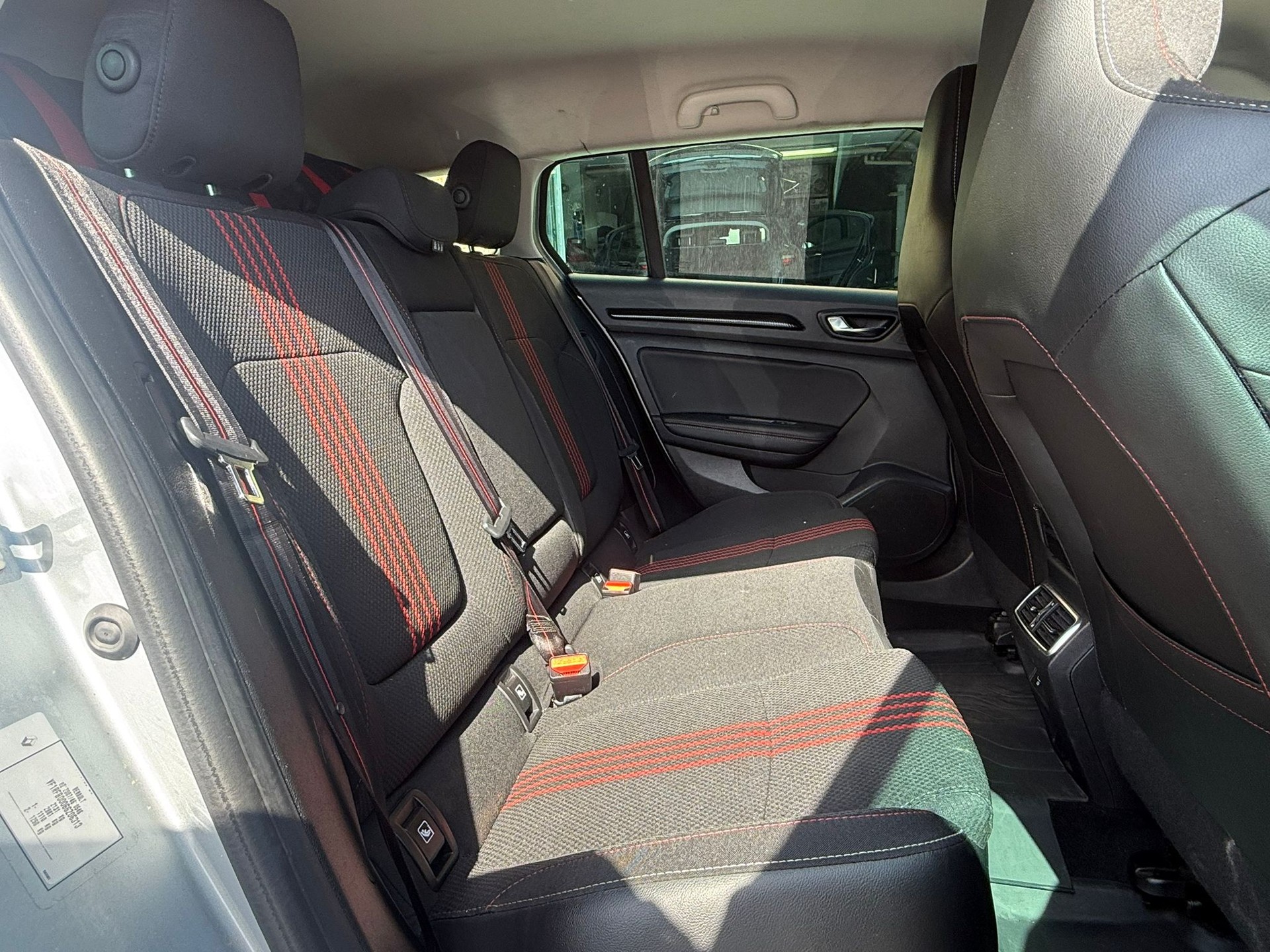 RENAULT Mégane Grandtour 1.6 E-Tech R.S. Line-image-8