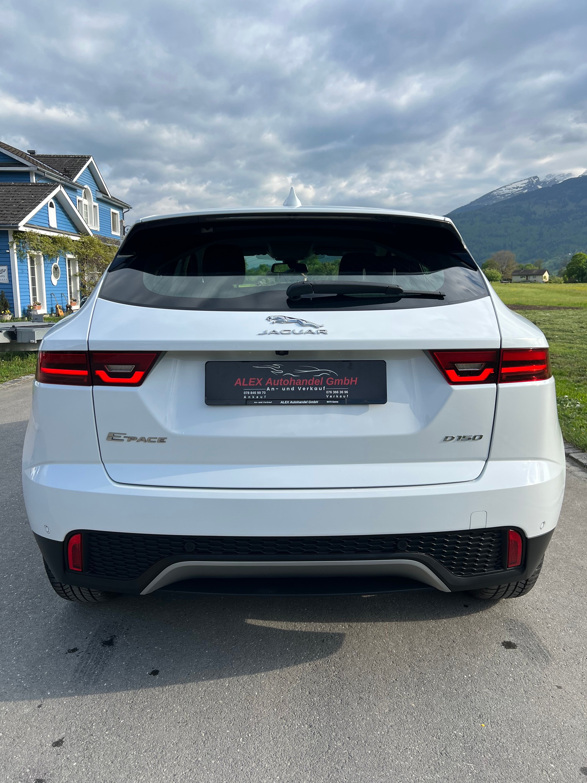 JAGUAR E-Pace 2.0d D150 R-Dynamic S (CHF149.10/Monat)-image-4