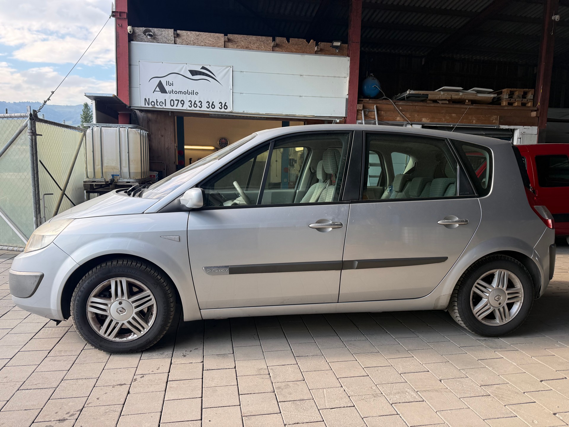 RENAULT Scénic 2.0 16V Dynamique-image-3