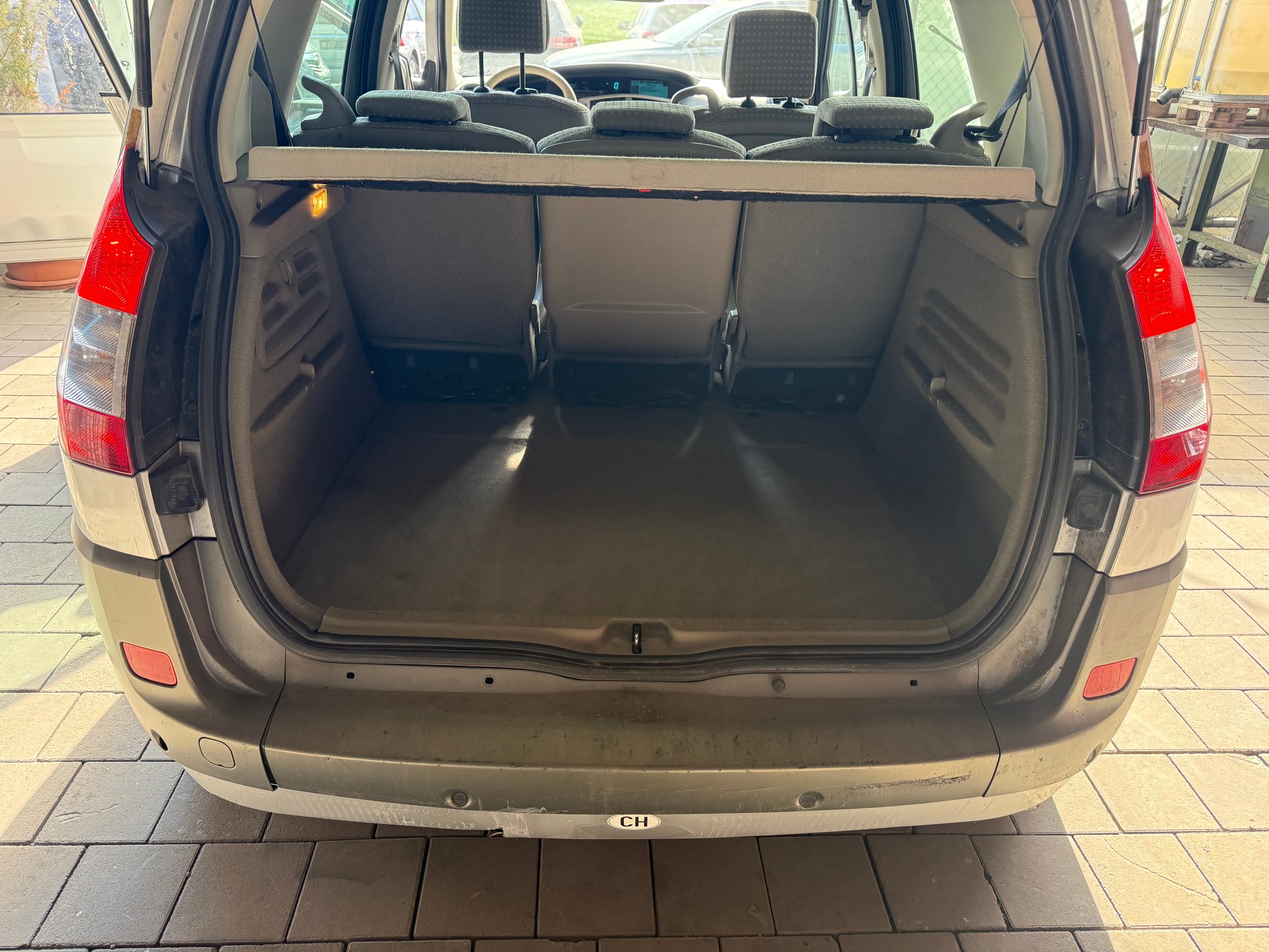 RENAULT Scénic 2.0 16V Dynamique-image-7