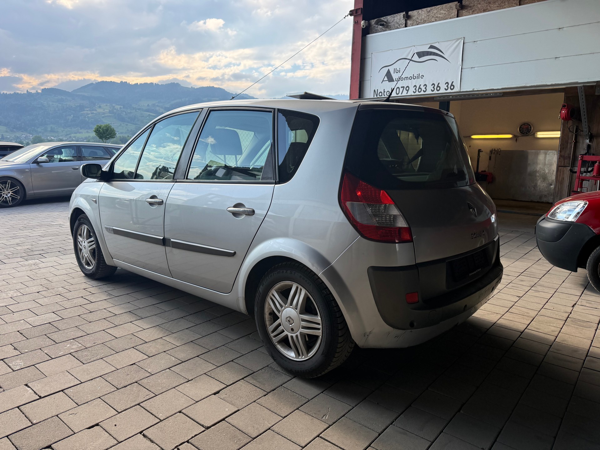 RENAULT Scénic 2.0 16V Dynamique-image-8