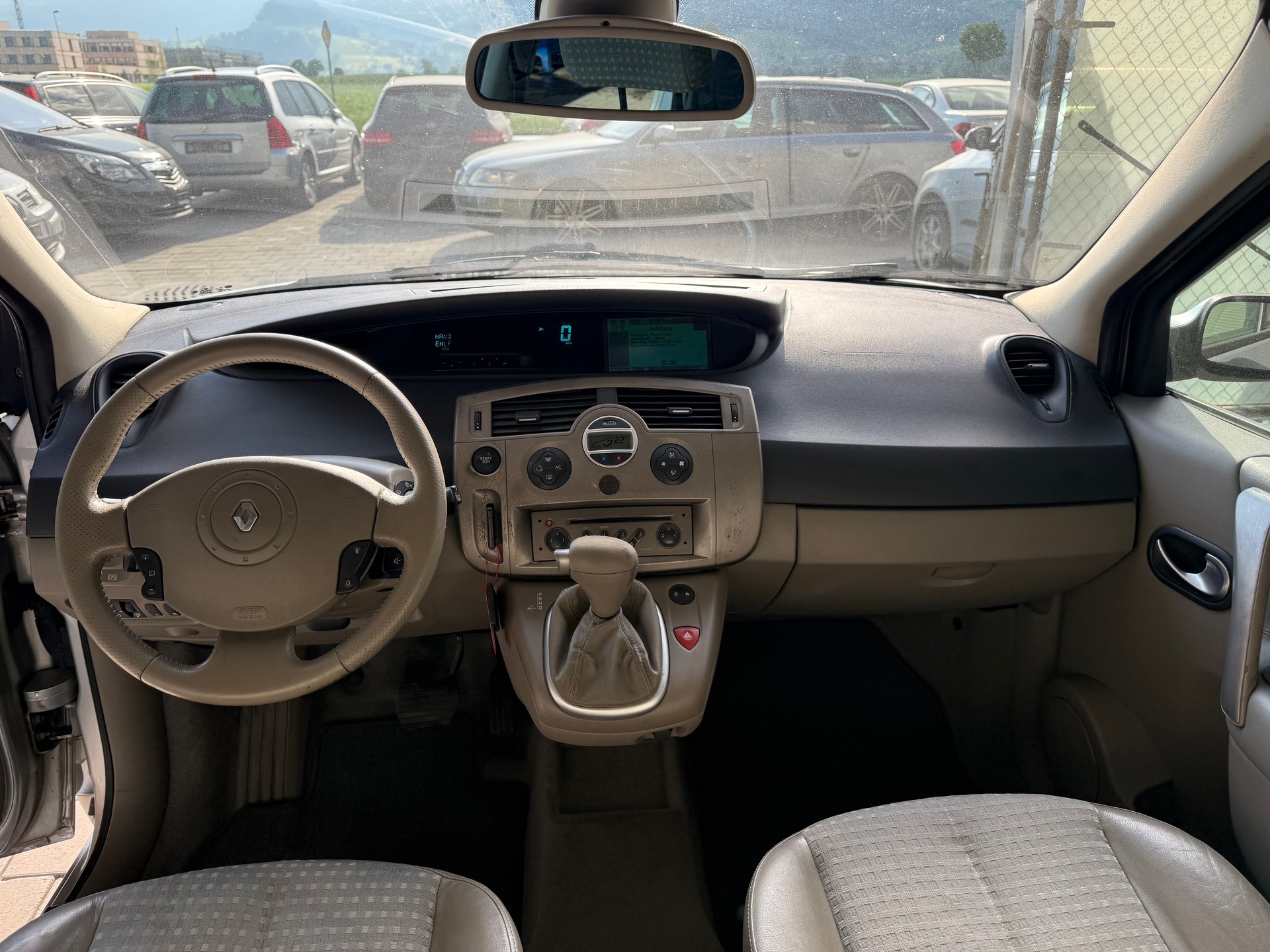 RENAULT Scénic 2.0 16V Dynamique-image-10