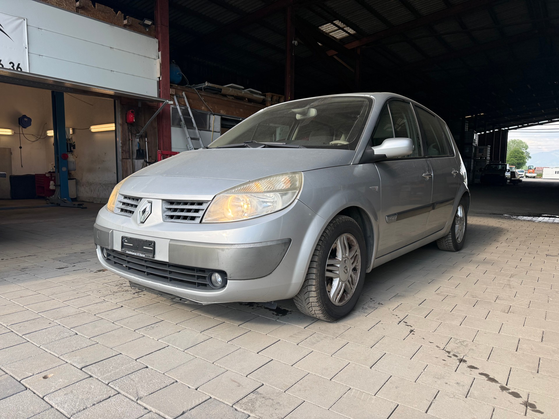 RENAULT Scénic 2.0 16V Dynamique-image-0