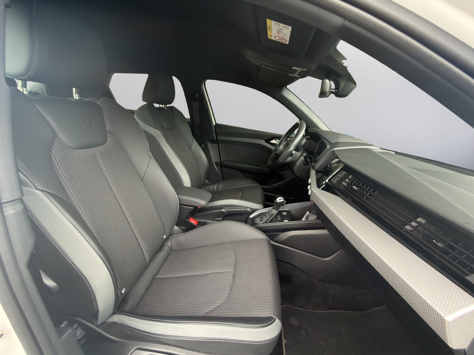 AUDI A1 Sportback 30 TFSI Attraction S-tronic-image-13