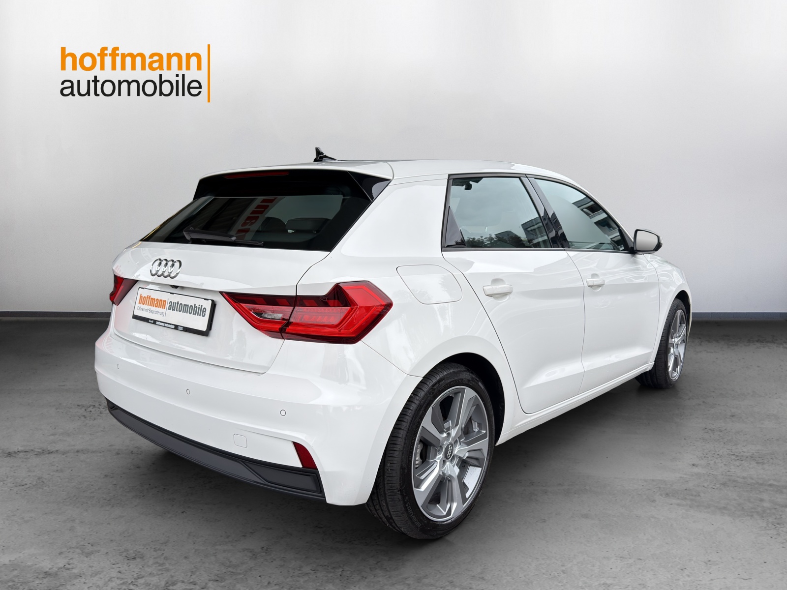 AUDI A1 Sportback 30 TFSI Attraction S-tronic-image-3