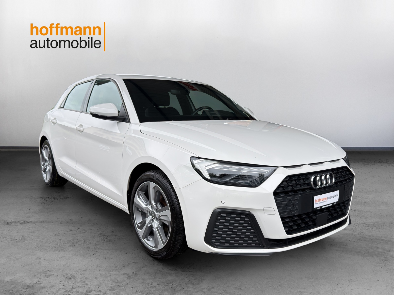 AUDI A1 Sportback 30 TFSI Attraction S-tronic-image-2