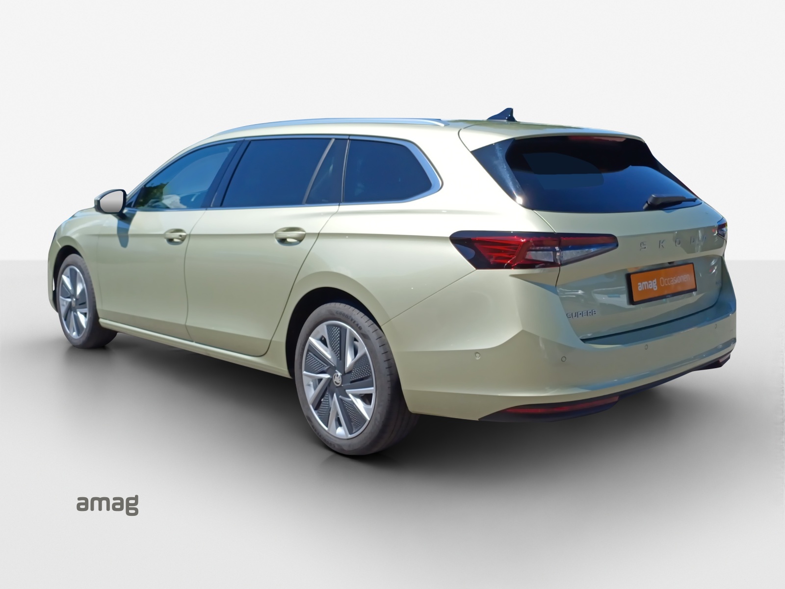 SKODA Superb Combi 2.0 TDi Selection 4x4 DSG-image-2