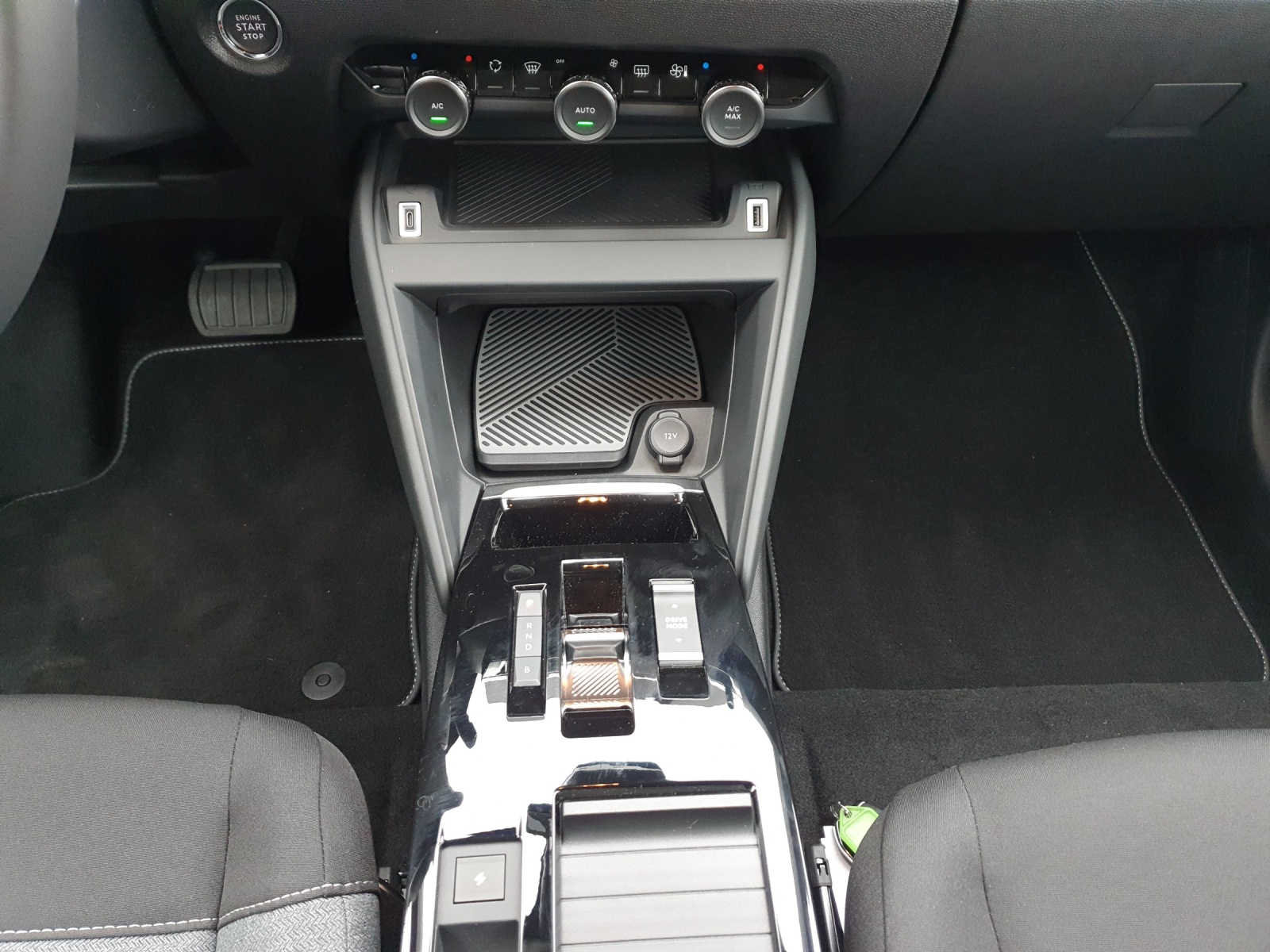 CITROEN C4 Swiss Edition-image-14
