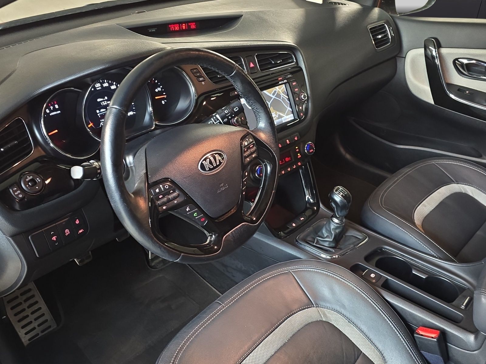 KIA pro_cee'd / ProCeed Pro_Cee'd 1.6 GDi-image-9