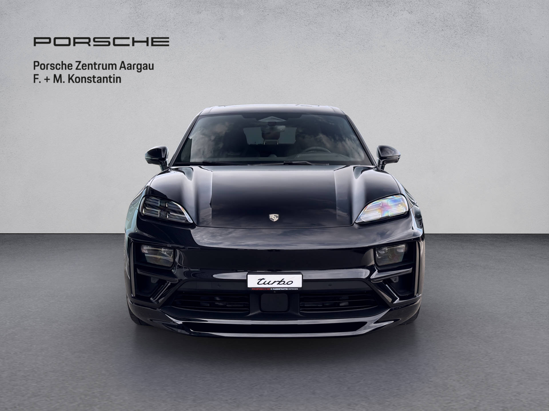 PORSCHE Macan Turbo-image-1