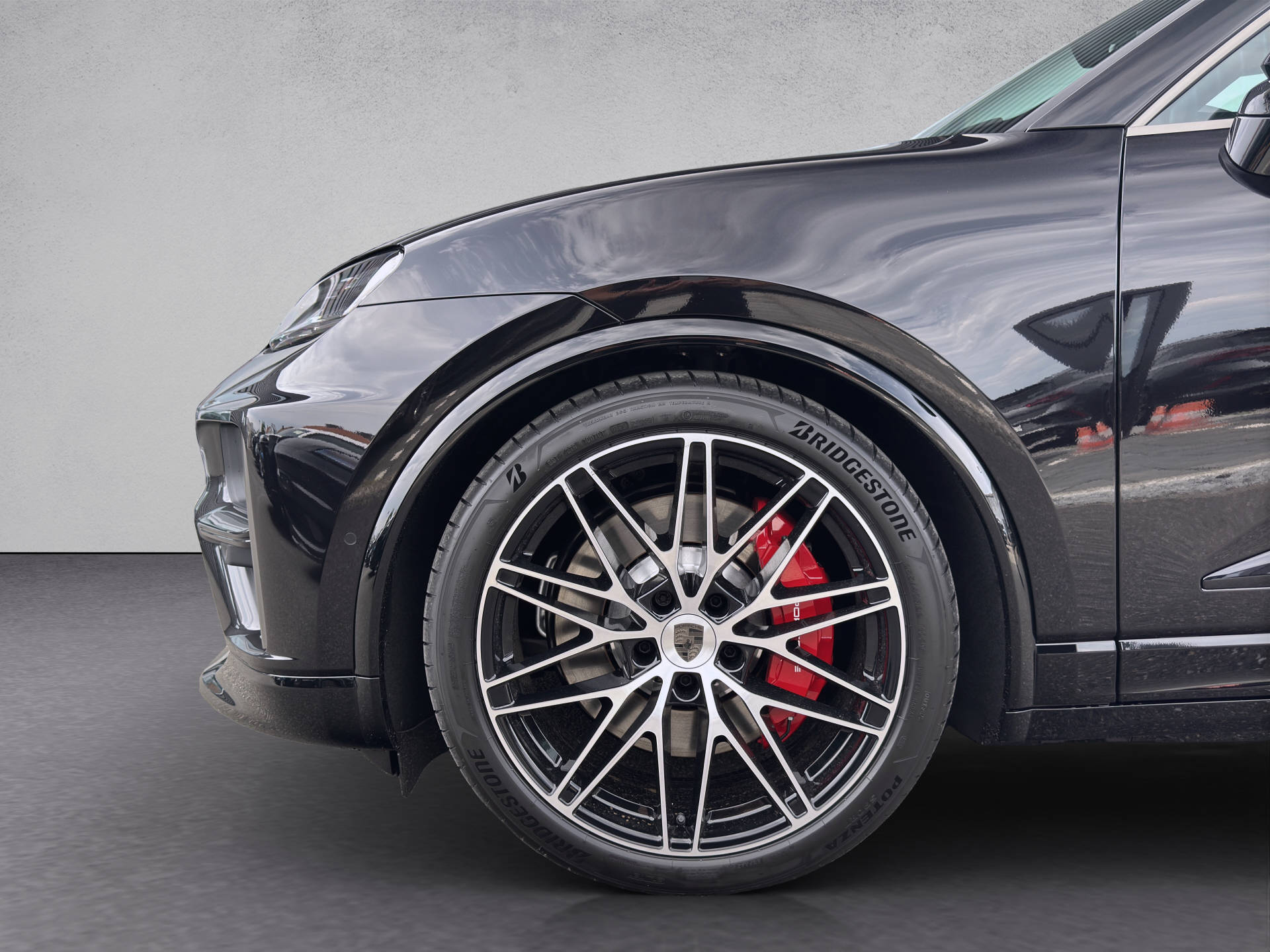 PORSCHE Macan Turbo-image-15