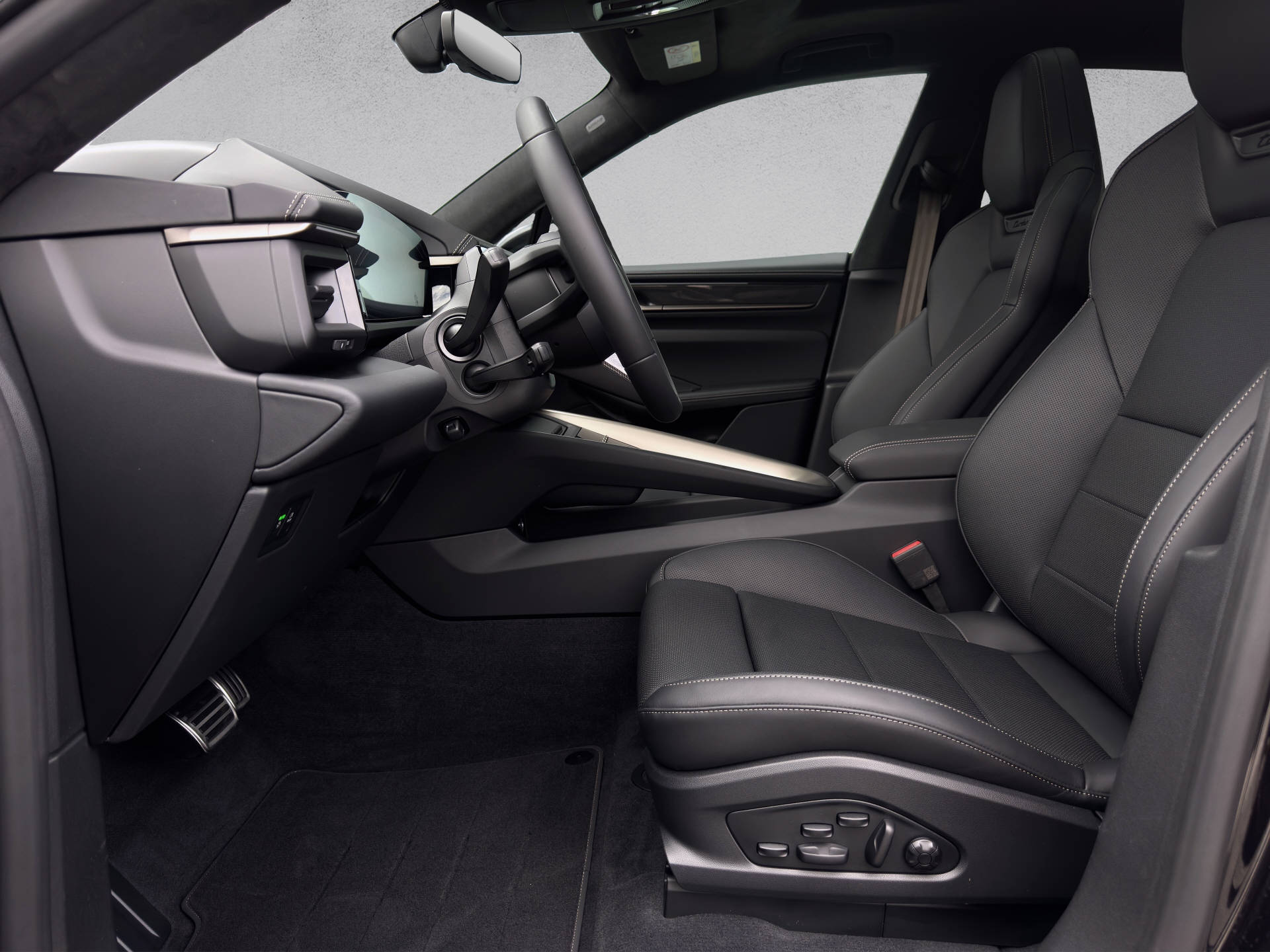 PORSCHE Macan Turbo-image-7
