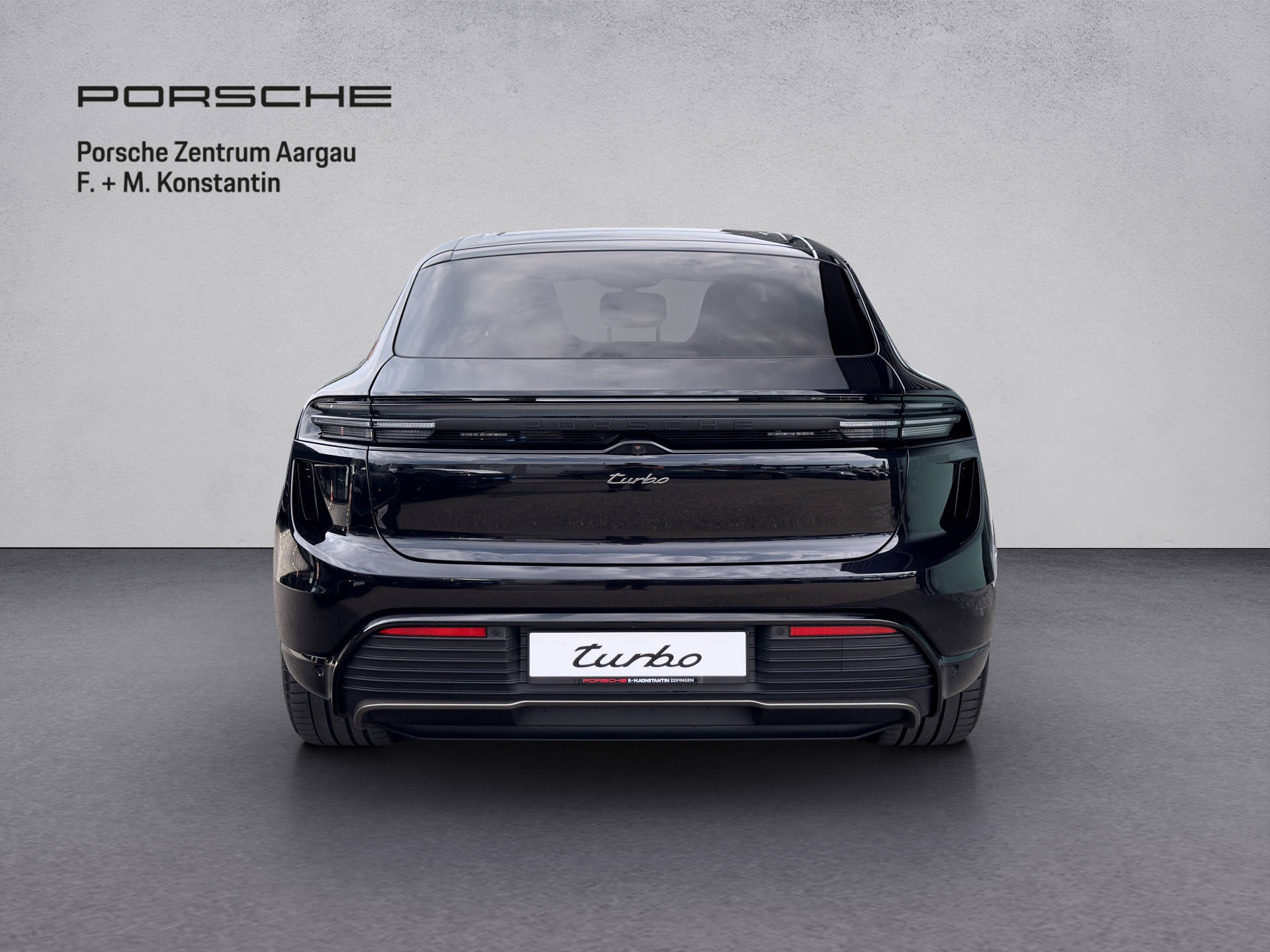 PORSCHE Macan Turbo-image-4