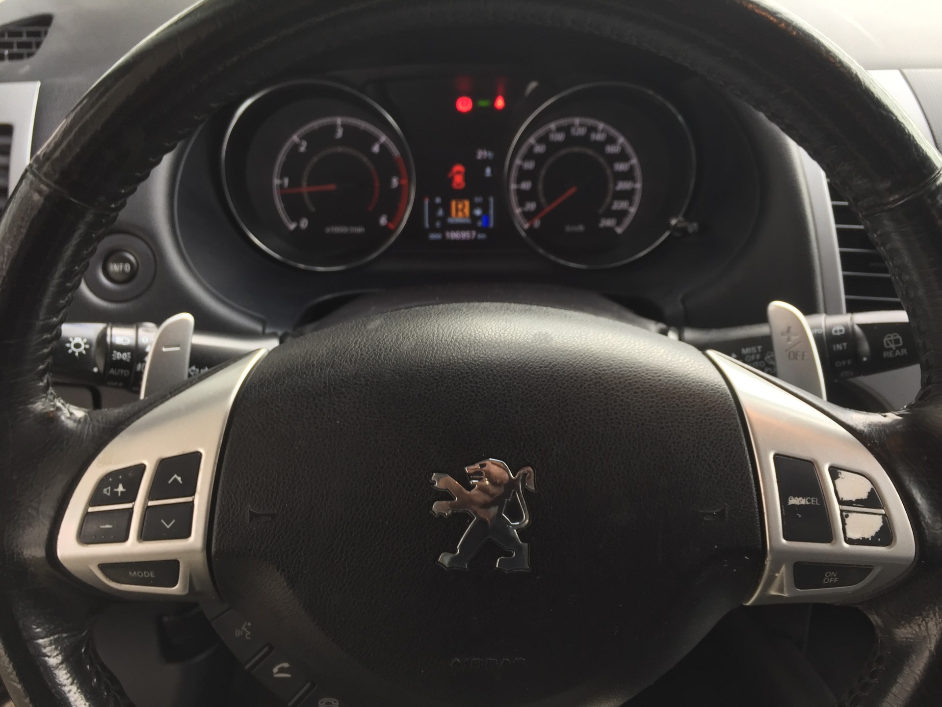 PEUGEOT 4007 2.2 HDi Platinum Edition DCS6-image-11