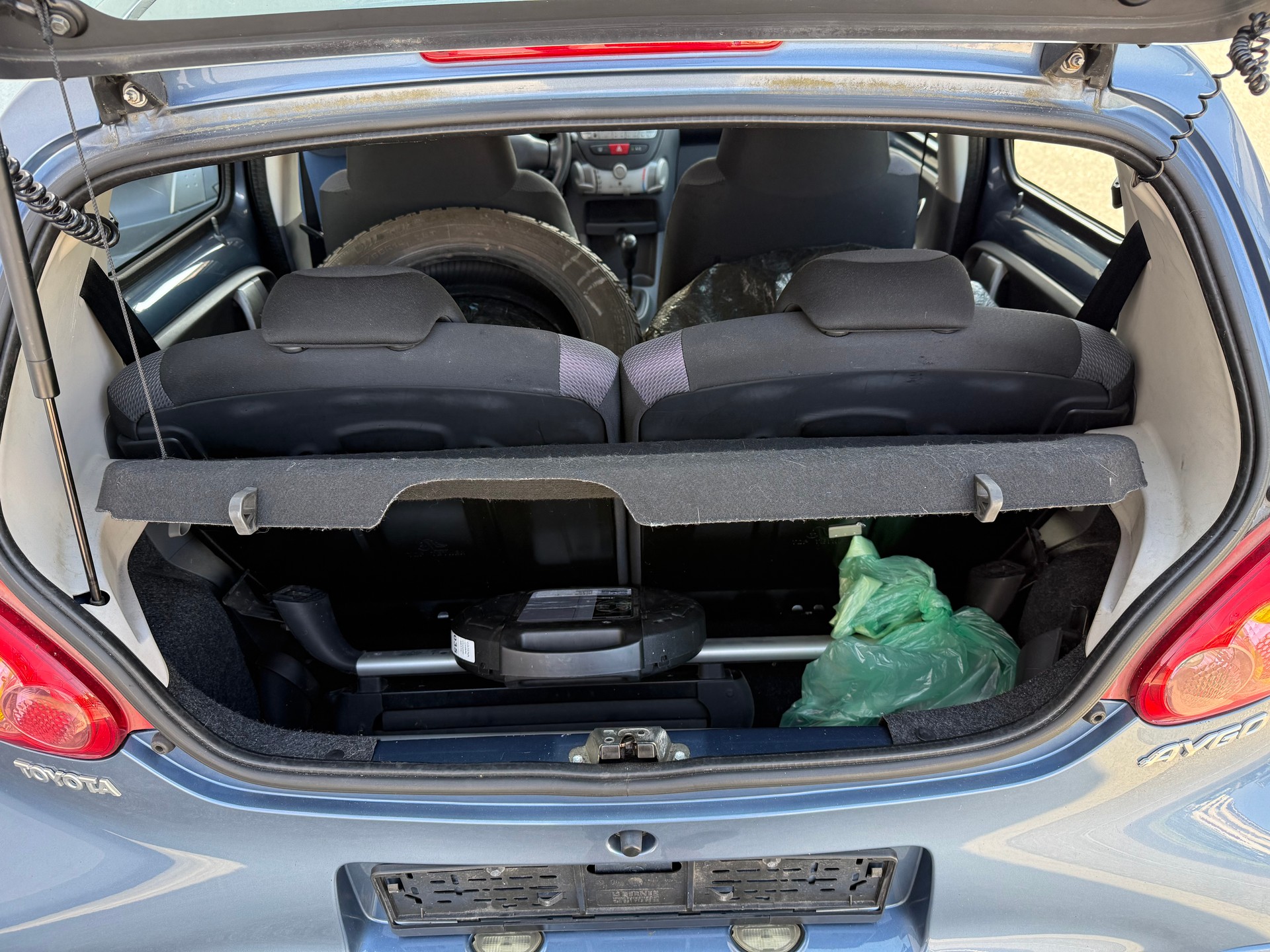 TOYOTA Aygo 1.0 blue-image-11